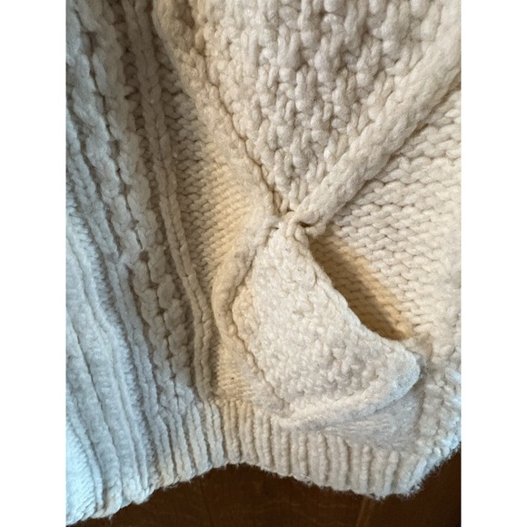 Hand Knit 100% Wool Fisherman's Sweater Sz M Cream Zip Made In Ecuador Sisandia - Picture 6 of 8